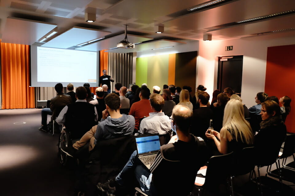 Gespannte Zuhörer bei der 121WATT Night Academy am 28.10.2015