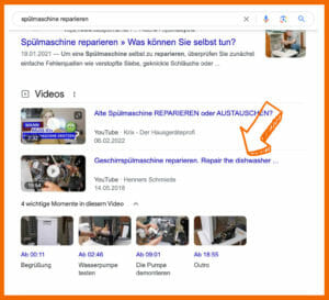 Auf dem Screenshot siehst du, wie YouTube Videos in der Google Suche dargestellt werden. Es handelt sich um ein gut optimiertes Video, da Videokapitel direkt bei Google angezeigt werden.